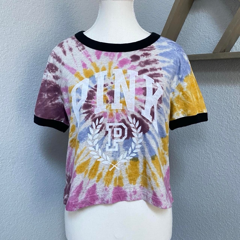 VS PINK TIE DYED RINGER TEE CROPPED SHIRT LAUREL WREATH GRAPHIC SPELL OUT
